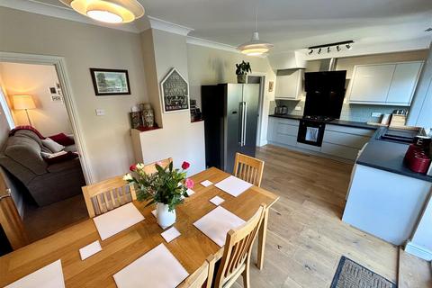 30 Boardman Avenue, London, E4 7QD