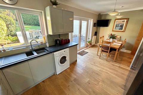 30 Boardman Avenue, London, E4 7QD
