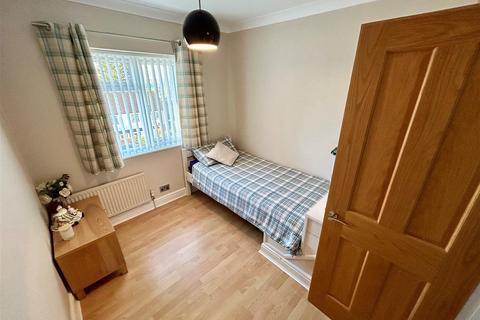 30 Boardman Avenue, London, E4 7QD