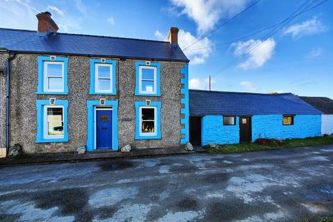 3 bedroom semi-detached house for sale, 5 North End, Trefin