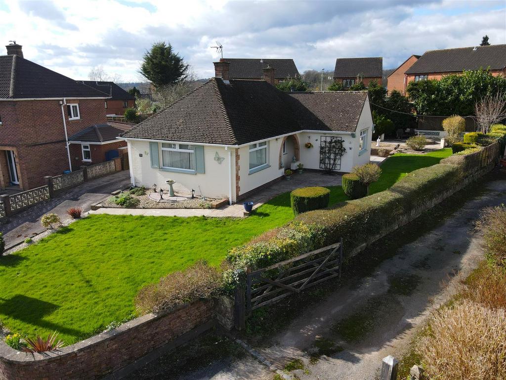 9 Kimberley Drive, Lydney GL15 2 bed detached bungalow for sale £285,000