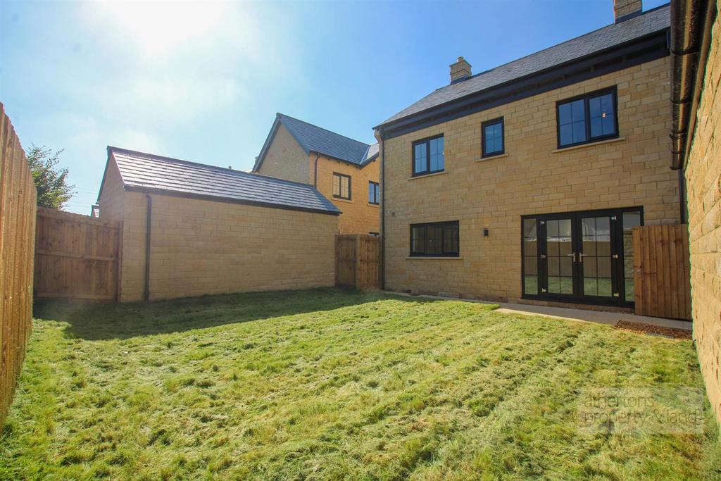 Davy Field Gardens, Eccleshill, Darwen 4 bed detached house for sale