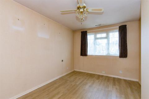107 Stapleton Road, Orpington, BR6 9TQ