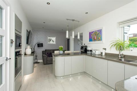 64 Avalon Road, Orpington, BR6 9BA
