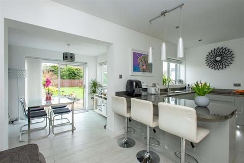 64 Avalon Road, Orpington, BR6 9BA