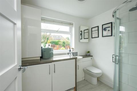 64 Avalon Road, Orpington, BR6 9BA