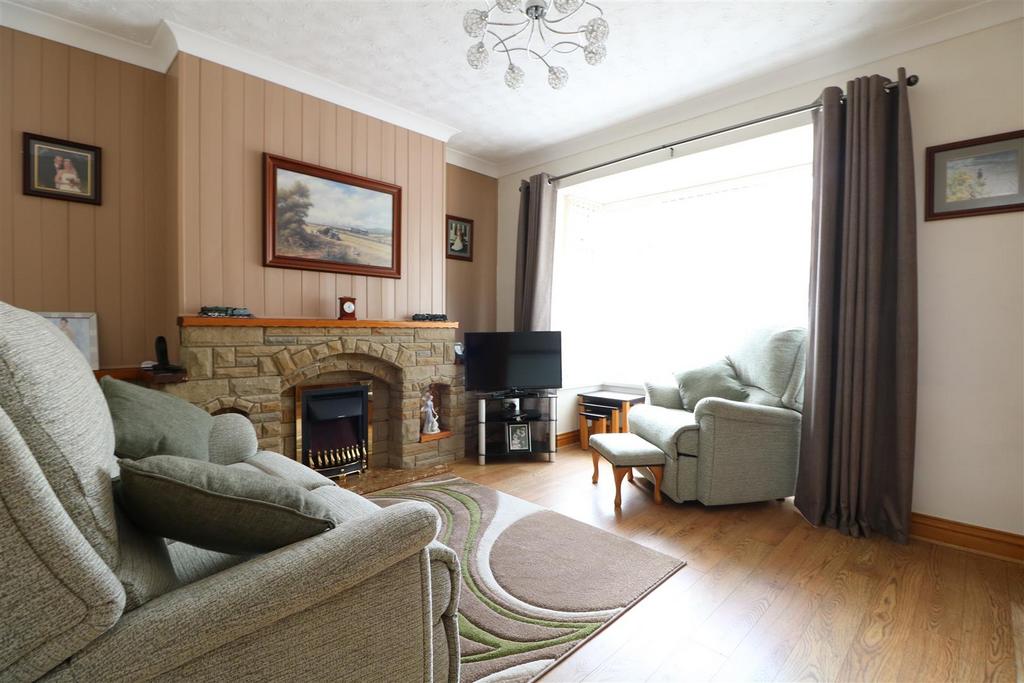 Honeywell Grove, Barnsley 3 bed semidetached house for sale £160,000