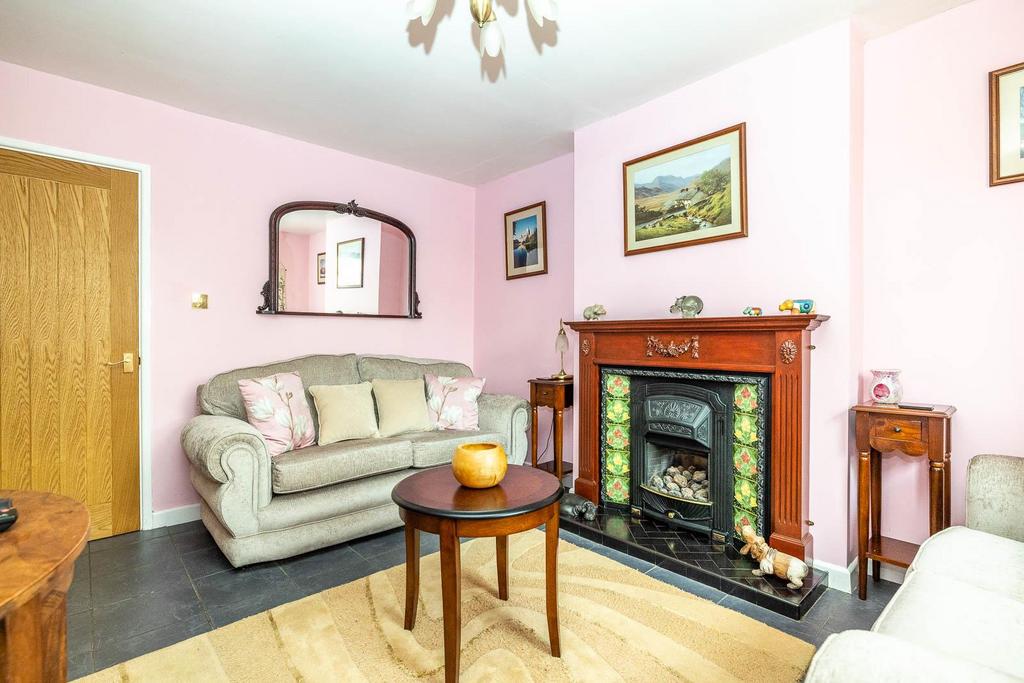 Highfield Road, Mill Hill, Lydney GL15 4 bed cottage for sale £539,000