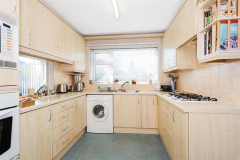 15 Warwick Close, Orpington, BR6 9DU
