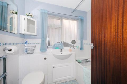15 Warwick Close, Orpington, BR6 9DU