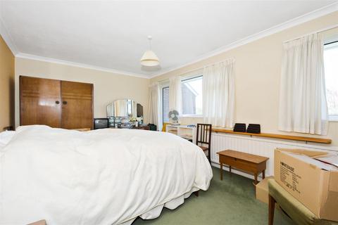 15 Warwick Close, Orpington, BR6 9DU