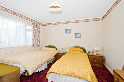 15 Warwick Close, Orpington, BR6 9DU