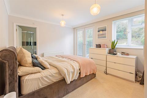 4 bedroom semi-detached house for sale, Eldred Avenue, Brighton