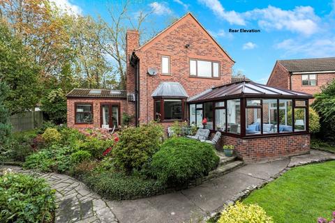 4 bedroom detached house for sale, Broomhall Avenue, Wakefield, WF1