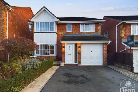 4 bedroom detached house for sale, Hadrian Close, Lydney GL15