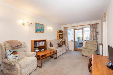 113 Oregon Square, Orpington, BR6 8BE