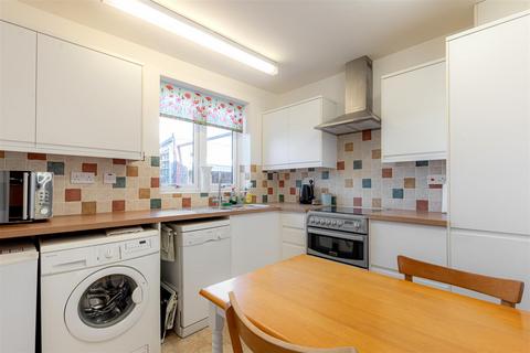 113 Oregon Square, Orpington, BR6 8BE