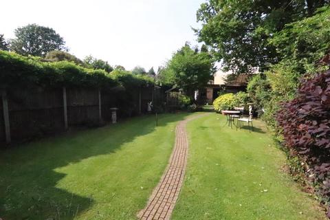 14 Woodley Road, Orpington, BR6 9BN