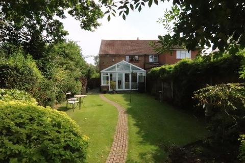 14 Woodley Road, Orpington, BR6 9BN