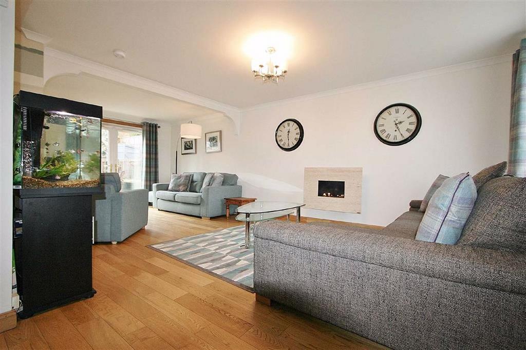 Pearson Avenue, Dennyloanhead, Bonnybridge FK4 3 bed detached house for