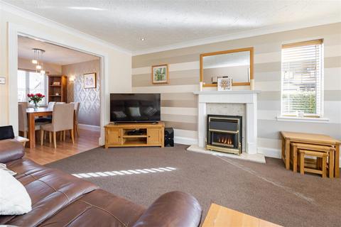 6 Blantyre Gardens, Cumbernauld, Glasgow, G68 9NJ