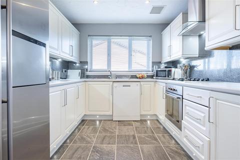 6 Blantyre Gardens, Cumbernauld, Glasgow, G68 9NJ