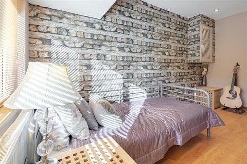6 Blantyre Gardens, Cumbernauld, Glasgow, G68 9NJ