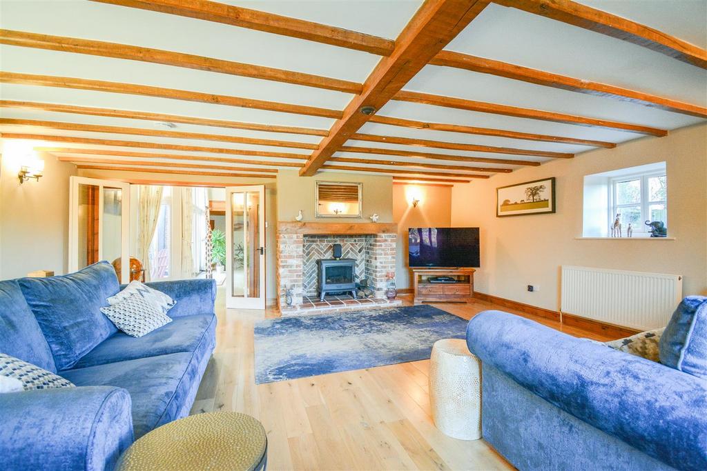 Banningham Road, Tuttington, Norwich 5 bed barn conversion for sale £