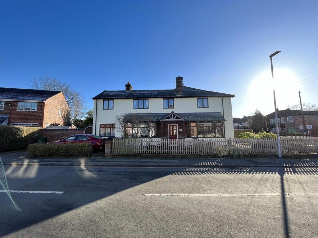 Oak Lane, Wilmslow 3 bed semidetached house for sale £514,950