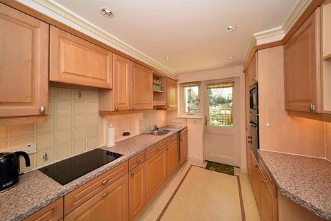 2 bedroom apartment for sale, Shirleys Drive, Prestbury, Macclesfield