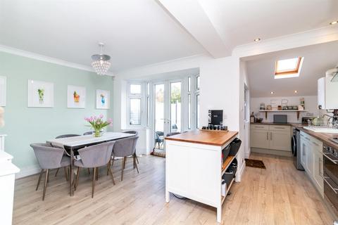 27 Abingdon Drive, Ruddington, Nottingham, NG11 6FX