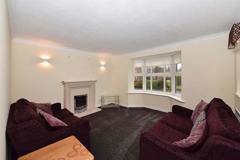 4 bedroom detached house to rent, 46 Fearndown Way, Tytherington, Macclesfield, Cheshire, SK10 2UF