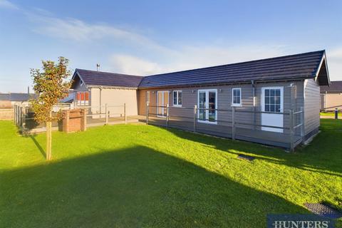 3 bedroom lodge for sale, Hampton Court, The Bay, Filey