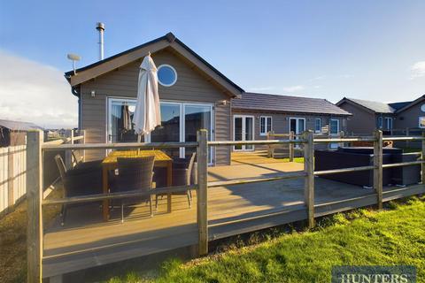 3 bedroom lodge for sale, Hampton Court, The Bay, Filey