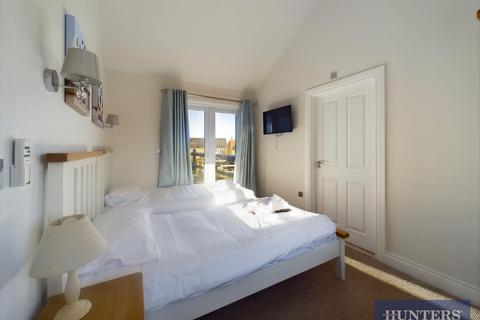 3 bedroom lodge for sale, Hampton Court, The Bay, Filey