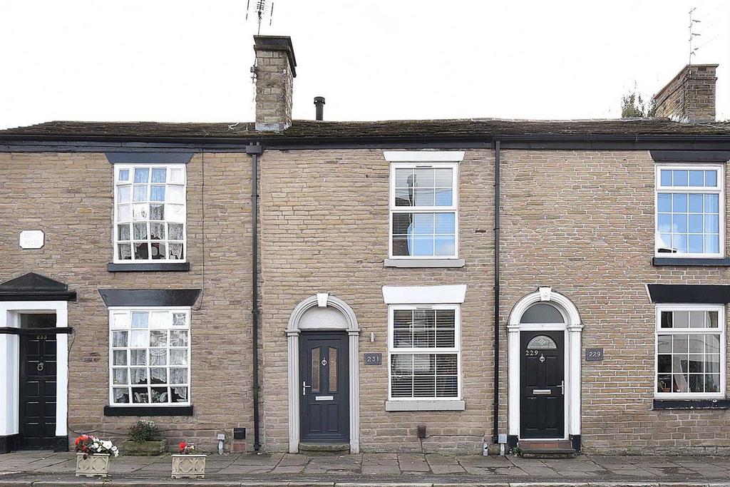 Hurdsfield Road, Macclesfield... 3 bed terraced house £950 pcm (£219 pw)