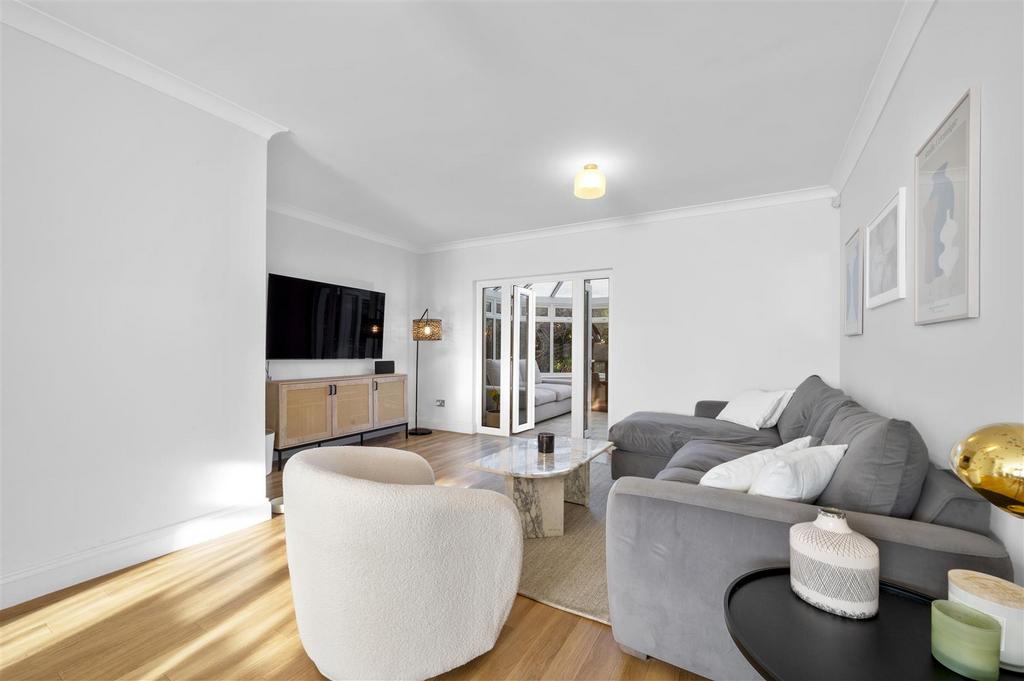 9 Melbury Gardens.jpg