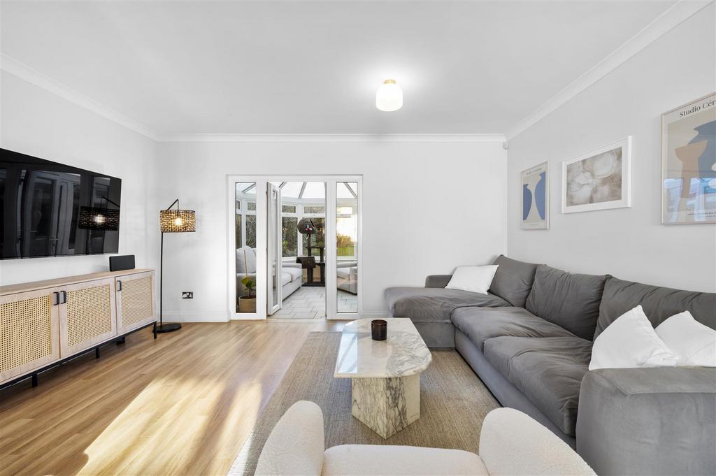 12 Melbury Gardens.jpg