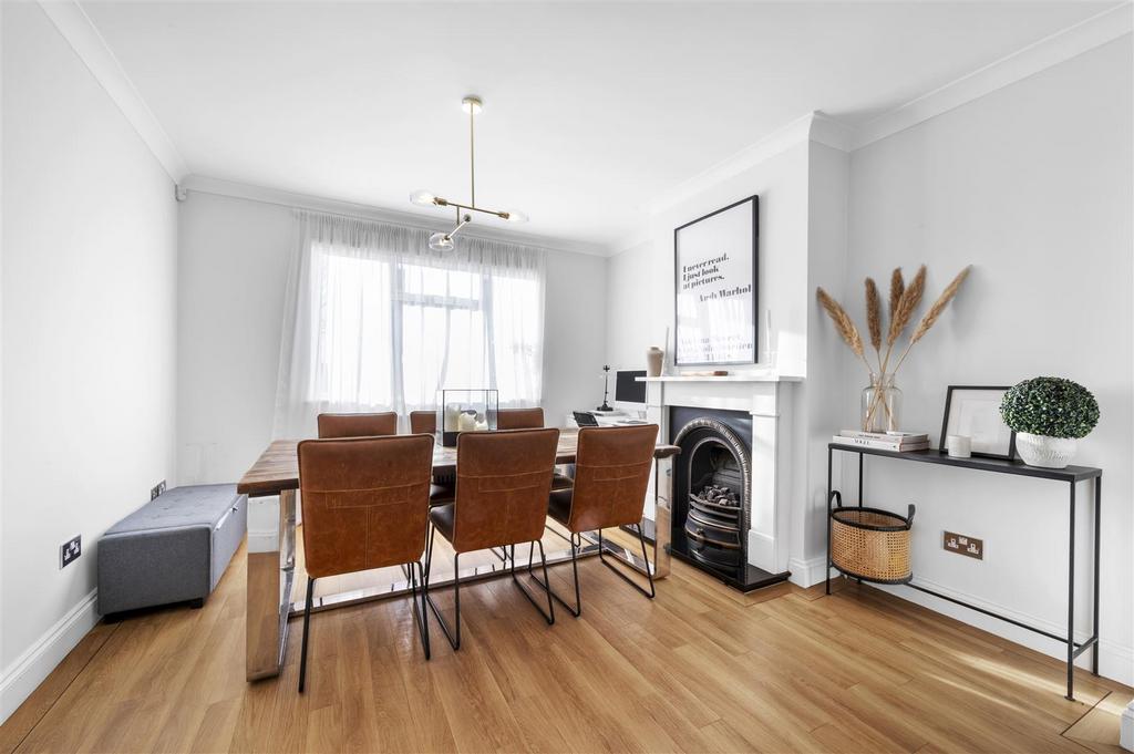 6 Melbury Gardens.jpg