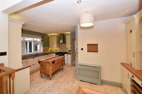 4 bedroom detached house for sale, Blakelow Road, Macclesfield