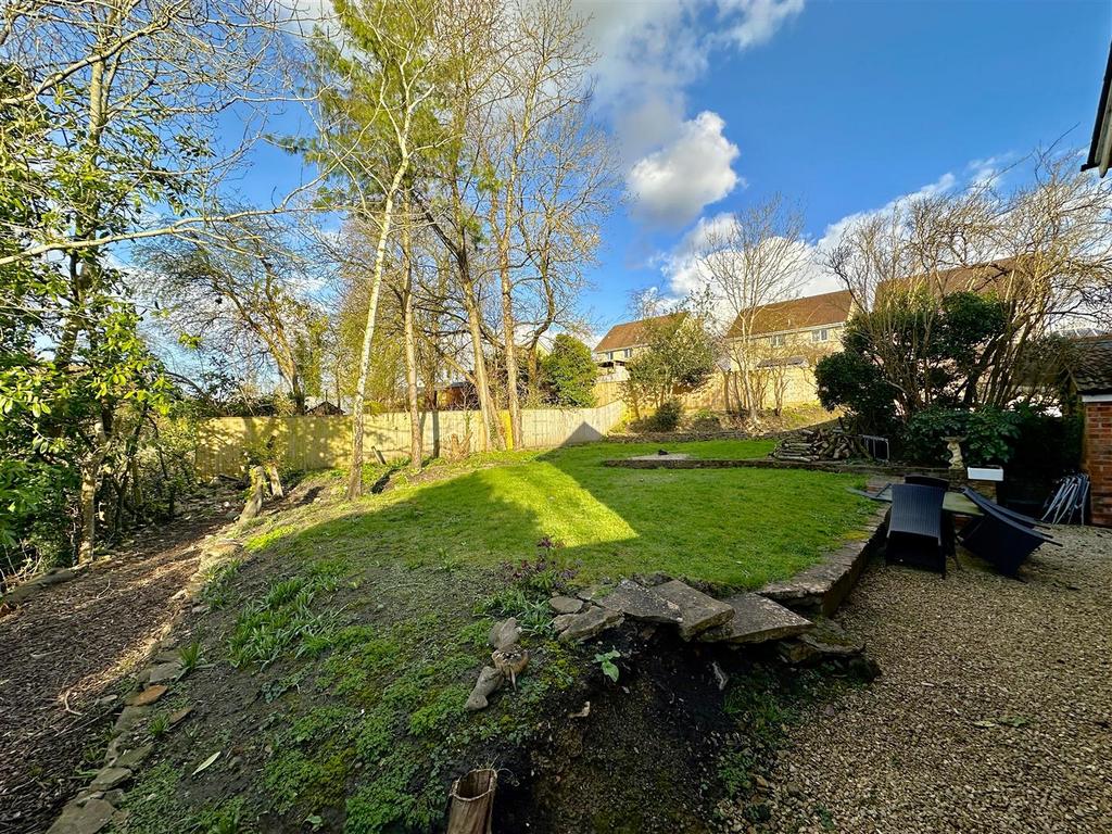 Lowden, Chippenham 2 bed semidetached house for sale £279,950