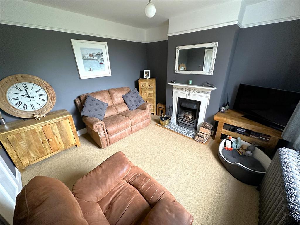 Lowden, Chippenham 2 bed semidetached house for sale £279,950