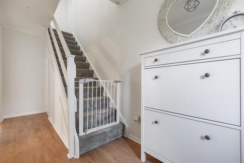49 Manor Forstal, New Ash Green, Longfield, DA3 8JG