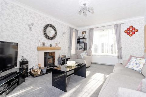 4 bedroom detached house for sale, Brook Barn Way, Worthing, BN12 4DW
