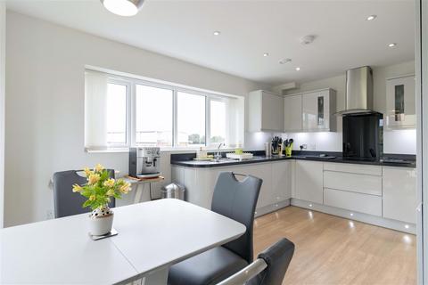 3 bedroom house for sale, Bluebell Way, Worthing, BN12 5BW