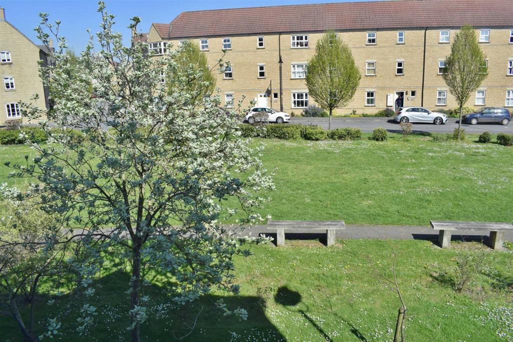 Kingfisher Court, Calne 1 bed flat for sale £115,000
