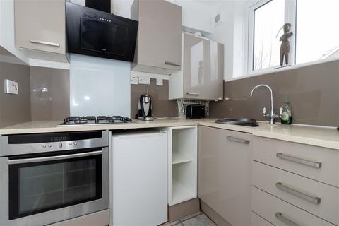 3 Angmering Way, Rustington, Littlehampton, BN16 3RA