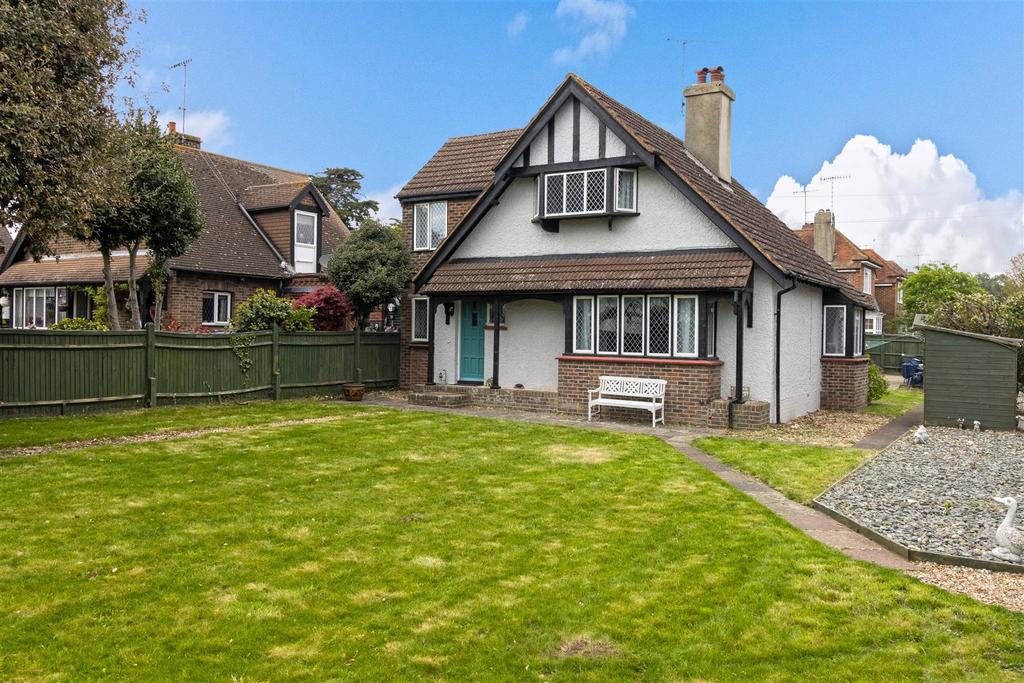 Offington Drive, Worthing, BN14 9PW 4 bed detached house for sale £