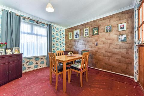 29 Abbeydore Road, Portsmouth, PO6 4AJ
