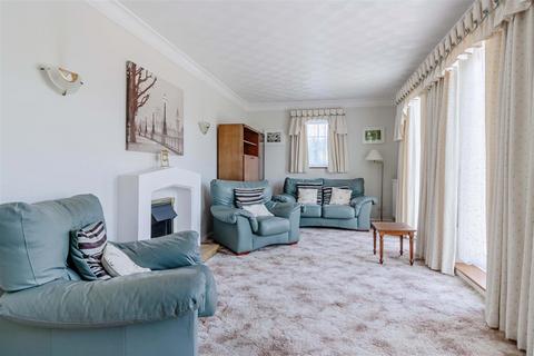 17 Jersey Road, Ferring, Worthing, BN12 5PY
